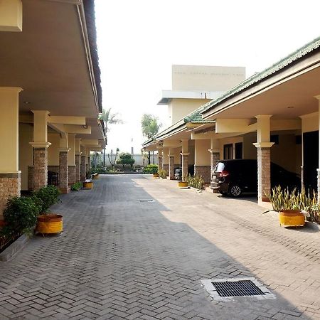 Adisurya Hotel Kediri  Exterior foto