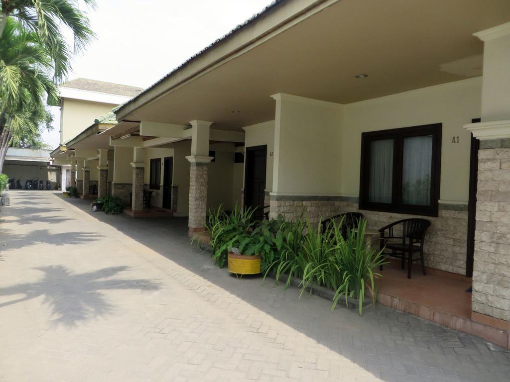 Adisurya Hotel Kediri  Quarto foto