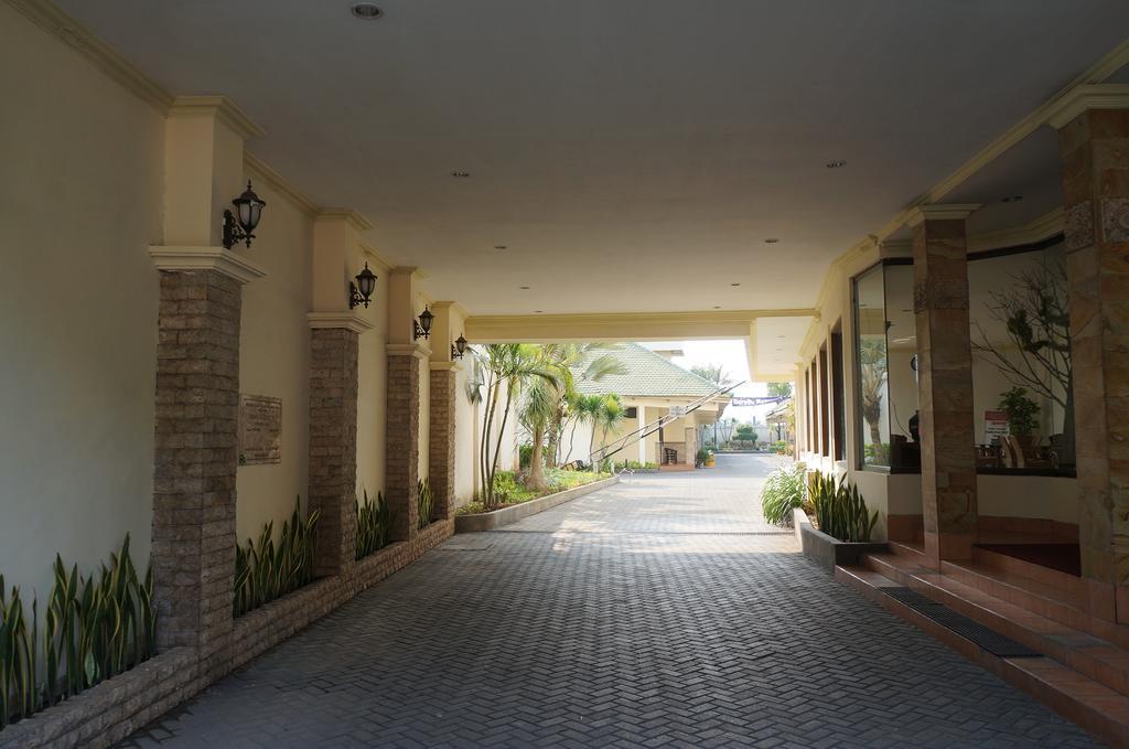 Adisurya Hotel Kediri  Exterior foto