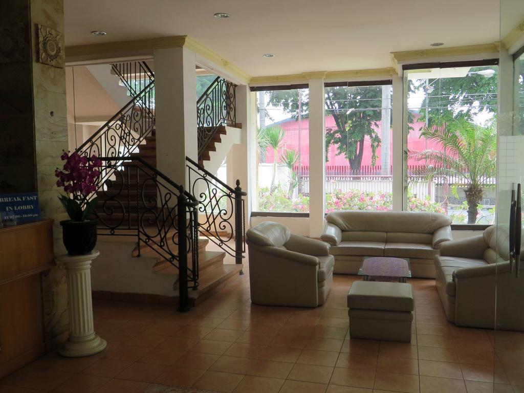 Adisurya Hotel Kediri  Quarto foto