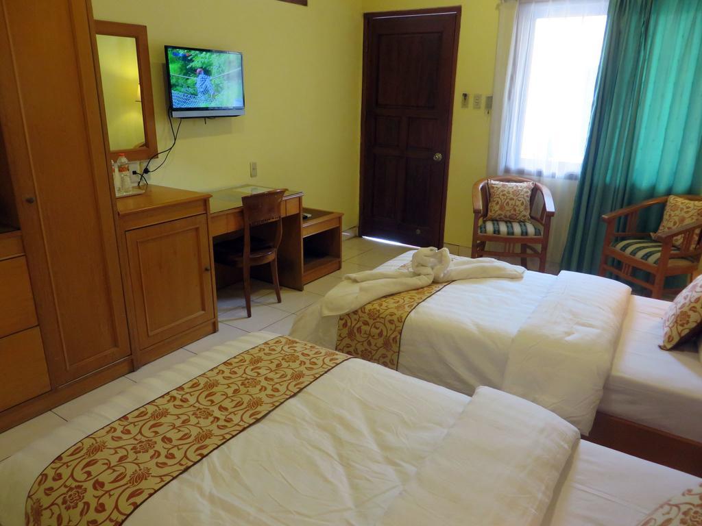Adisurya Hotel Kediri  Quarto foto