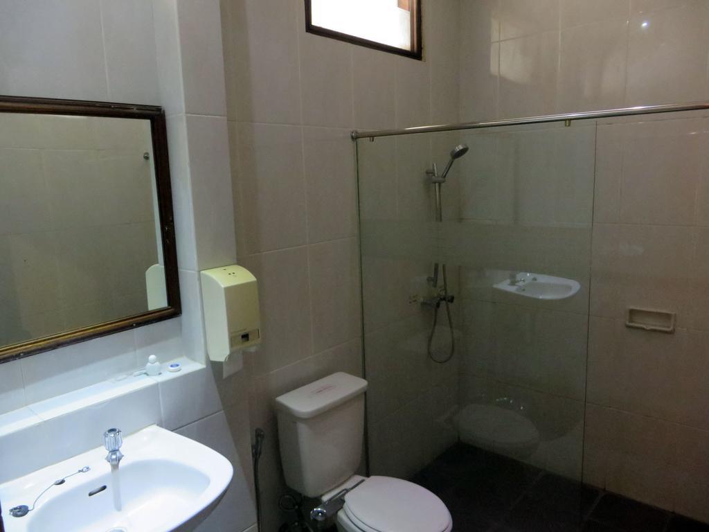 Adisurya Hotel Kediri  Quarto foto