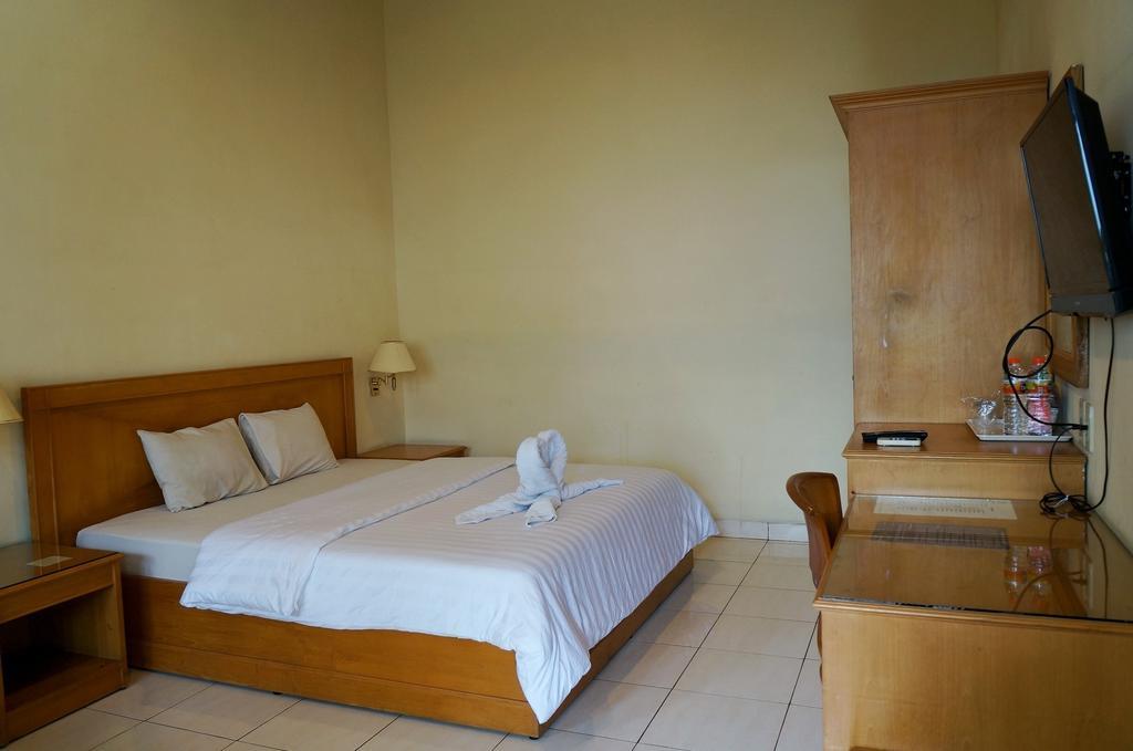 Adisurya Hotel Kediri  Quarto foto