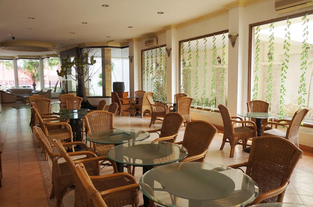Adisurya Hotel Kediri  Exterior foto